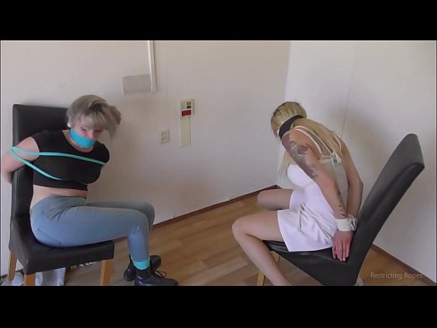 ❤️ Verslaafd / vastgebonden en de mond gesnoerd / jonkvrouw in nood Sex video at us nl.kutjeporno.ru ﹏