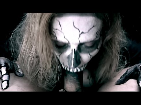 ❤️ Demon girl zuigt pik met haar zwarte mond en slikt sperma. Sex video at us nl.kutjeporno.ru ﹏